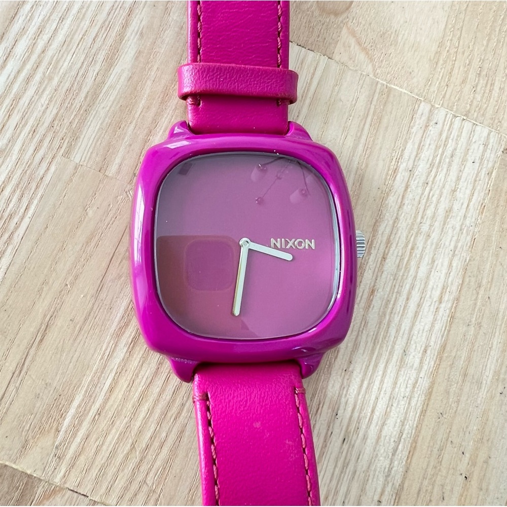 Nixon Hot Stepper the Shutter square purple fushia fashion watch NEW BATTERY